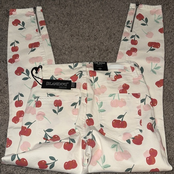 BlankNYC PETITE 🍒 MID RISE SKINNY PANTS NWT - Picture 7 of 7